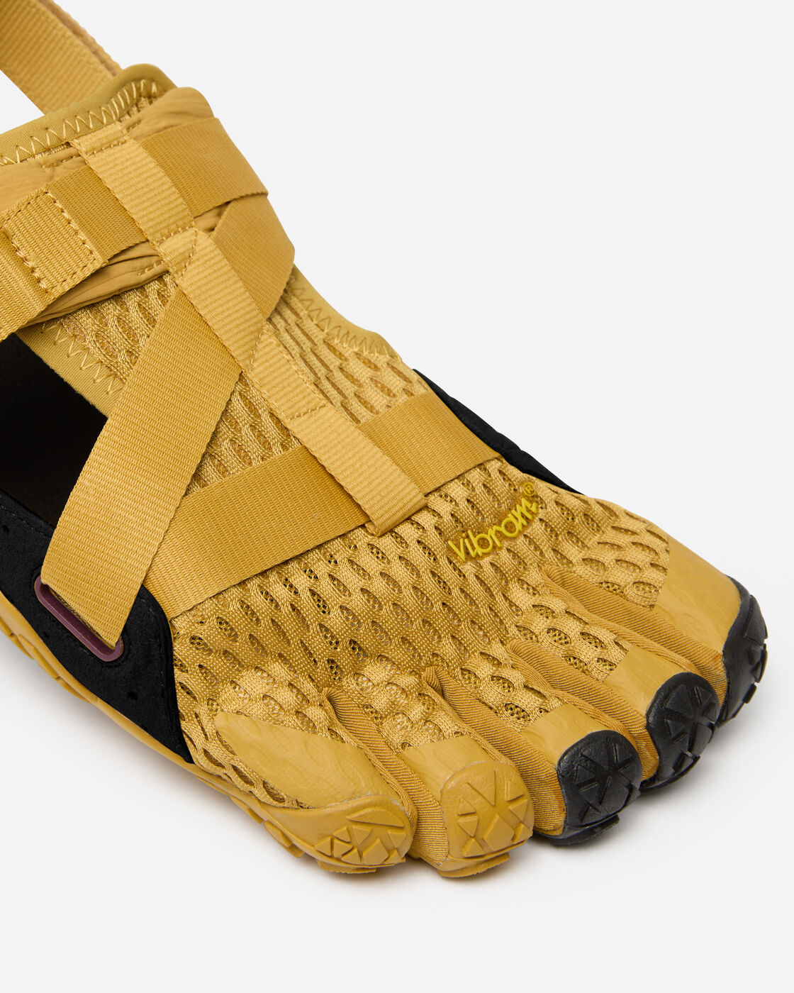 Breezandal Men's Mustard and Black, airy upper for quick drying