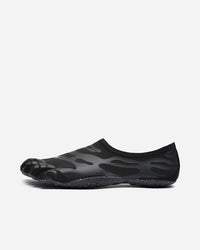 Vibram FiveFingers Graspifier Women's Black, five-toe shoe with segmented sole