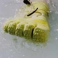 Vibram FiveFingers Spidrwalk, five-toe amphibious shoe for wet environments